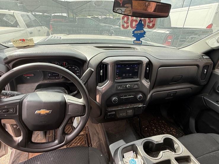 2021-chevrolet-silverado-2500hd-image-16