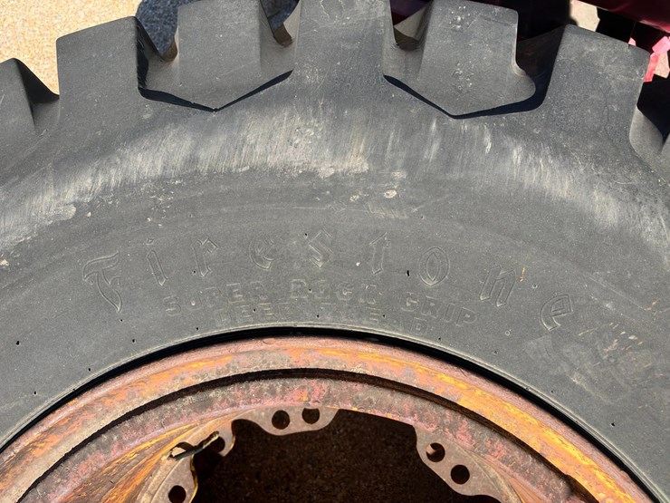 #41532-•-various-equipment-tires-image-5