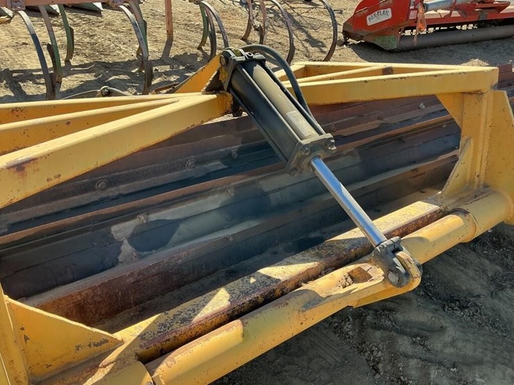 custom-16'-portable-pull-stomper-roller-image-10
