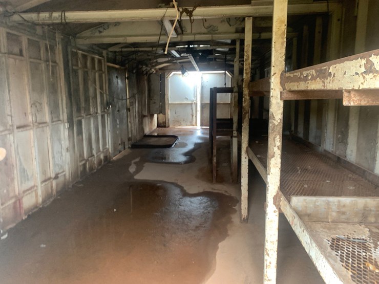 43’-l-x-13’-w-x-10’-6”-h-skidded-dog-house-image-5