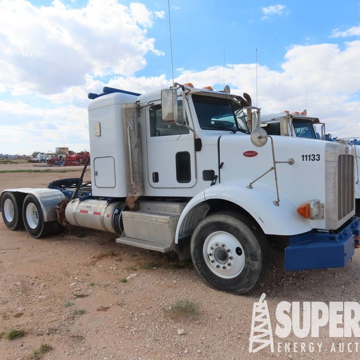 2015 PETERBILT 365 T/A Truck Tractor w/Sleeper
