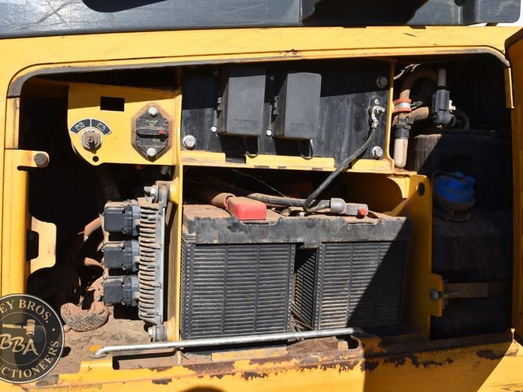 2021-deere-650k-image-37