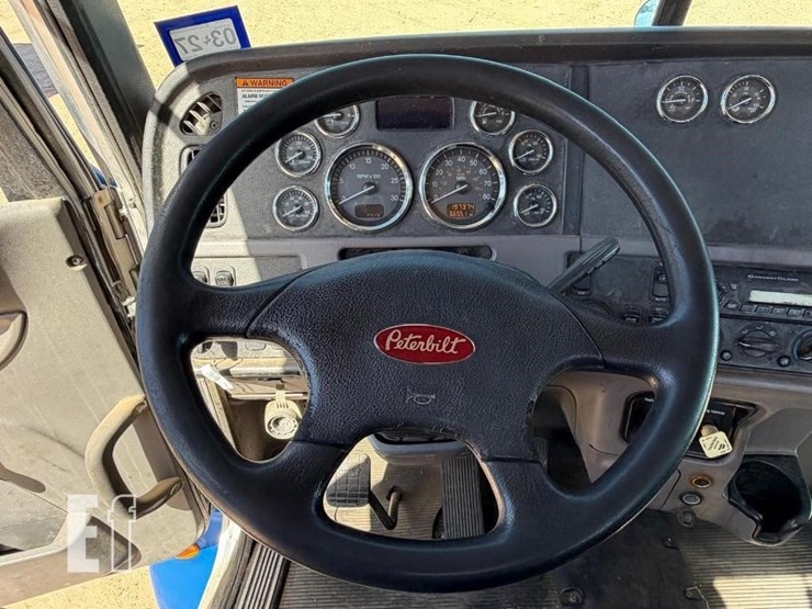 2013-peterbilt-386-image-15
