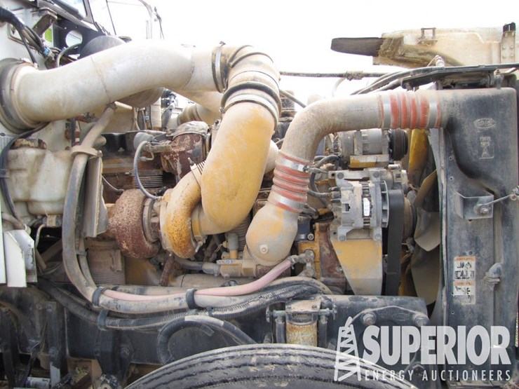 2005-peterbilt-378-t/a-day-cab-road-winch-truck-image-6