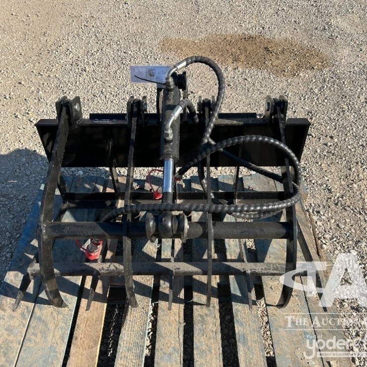 2026 Aboss 25" grapple bucket, fits skidsteer.