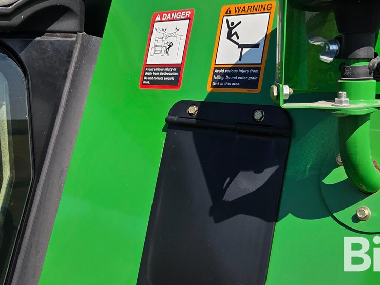 2010-john-deere-9670-sts-combine-image-17