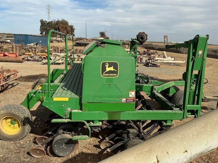 john-deere-1560-14'-pull-grain-drill-image-7