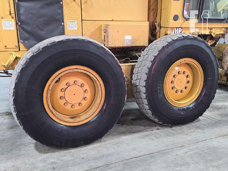 2001-caterpillar-140h-image-26