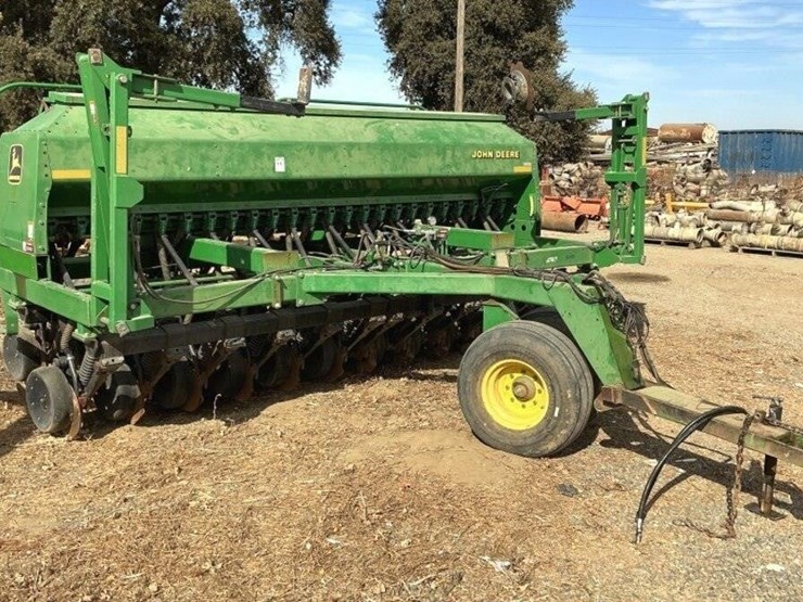 john-deere-1560-14'-pull-grain-drill-image-1