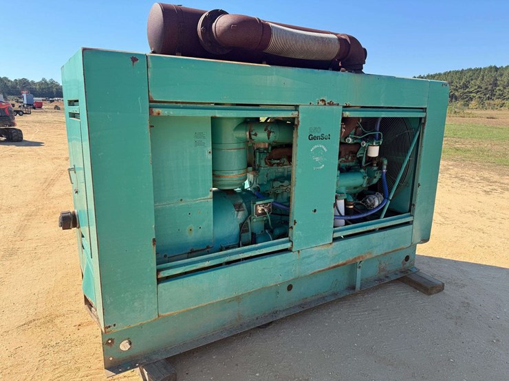 cummins-/-onan-250-kw-commercial-diesel-generator-(242-actual-hours)-image-2