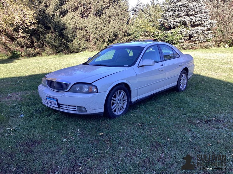 2005-lincoln-ls-4-door-sedan-image-1