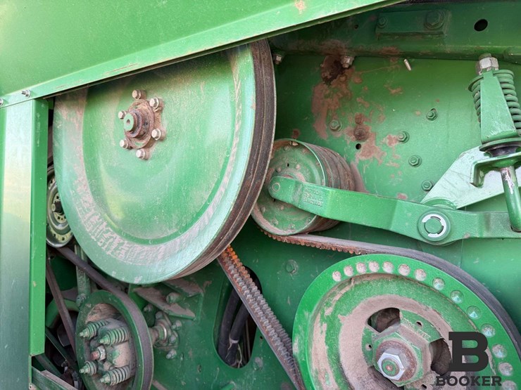 2012-john-deere-s670-combine-image-105