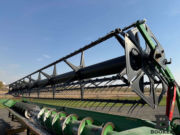 2021-john-deere-635f-header-image-12