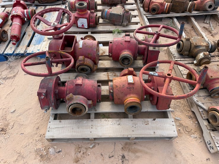 (4x$)-kemper/spm-3”-1502-15k-plug-valves-w-operators-image-1