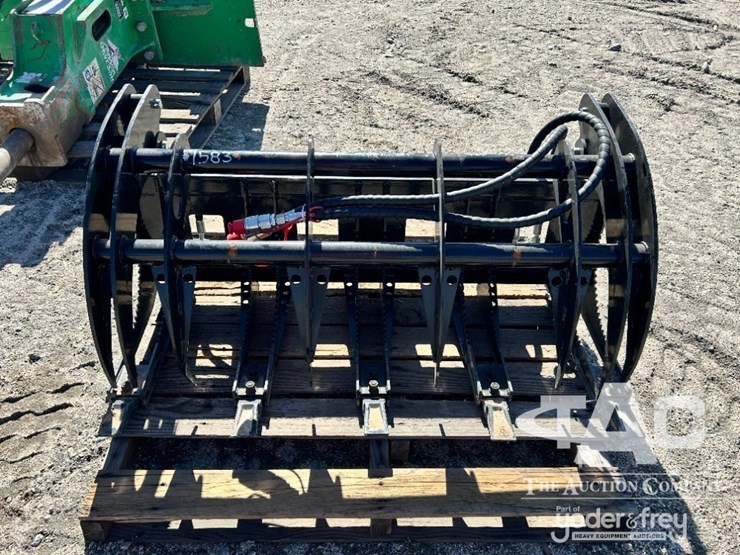 giyi-mclg60-curved-log-grabber-attachment,-fits-skidsteer.-s/n:cxhxzmq251040-image-1