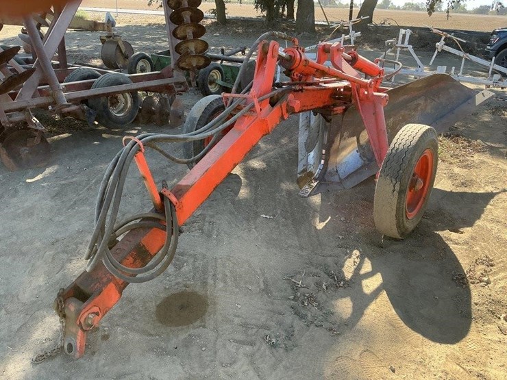 yonkers-johnson-300a-pull-v-ditcher-image-3