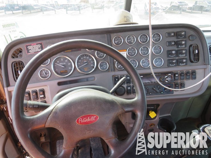 2015-peterbilt-389-t/a-glider-winch-tractor-w/day-cab-image-9