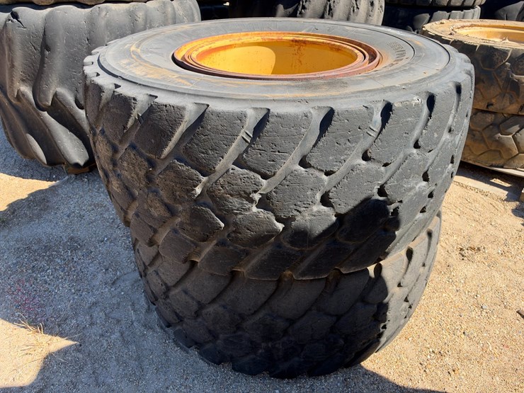 #41606-•-(2)-michelin-heavy-duty-equipment-tires-image-1