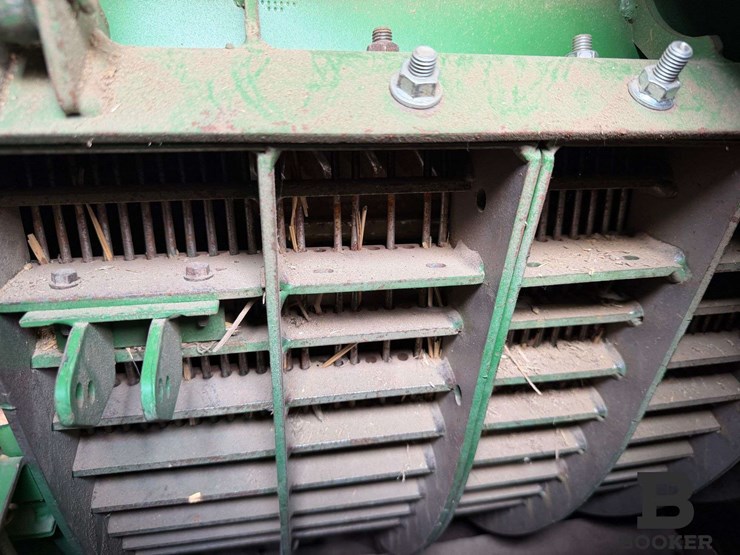 2012-john-deere-s670-combine-image-43
