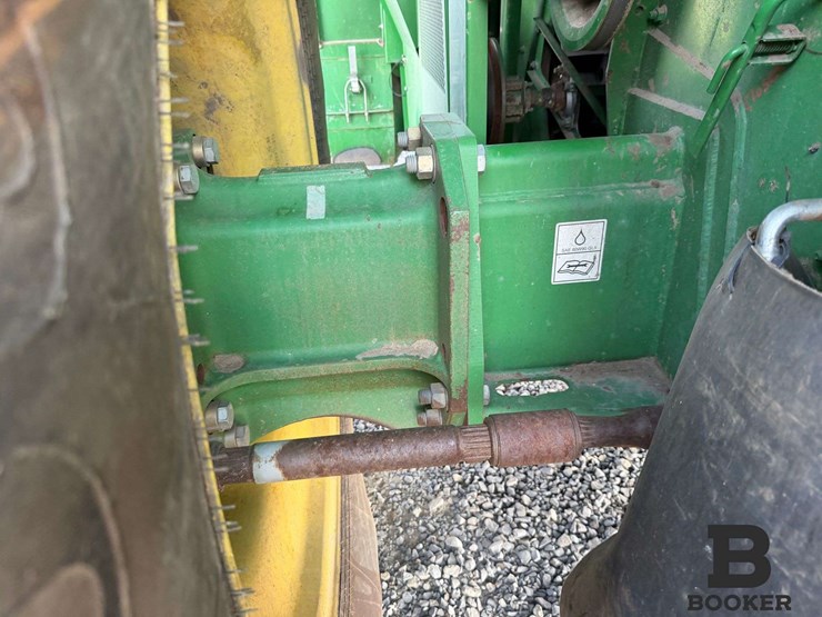 2012-john-deere-s670-combine-image-102