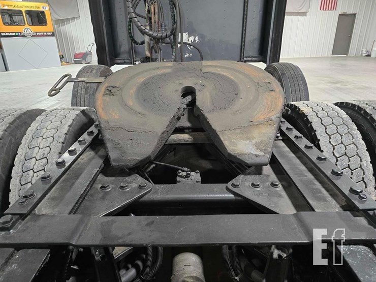 2016-kenworth-t800-image-20