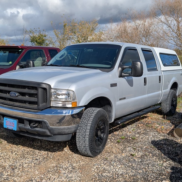 #8383 • 2003 Ford F250 (clean Wi title)