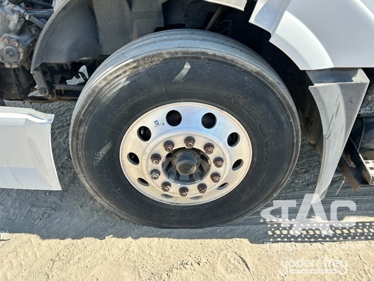 2014-volvo-vnl-image-7