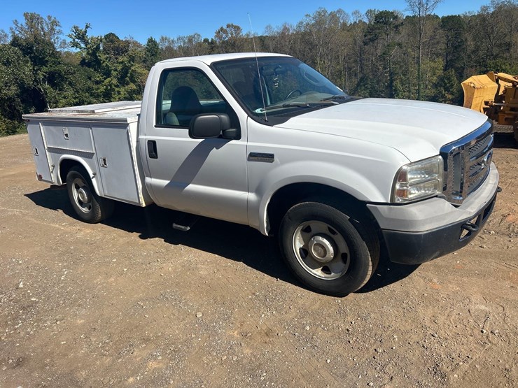 2005-ford-f250-xl-super-duty-s/a-regular-cab-sevice-truck-image-2