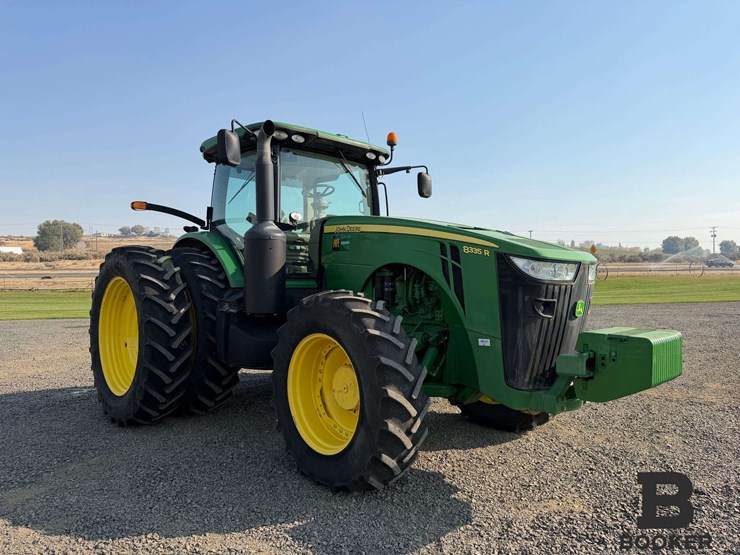 2011-john-deere-8335r-tractor-image-7