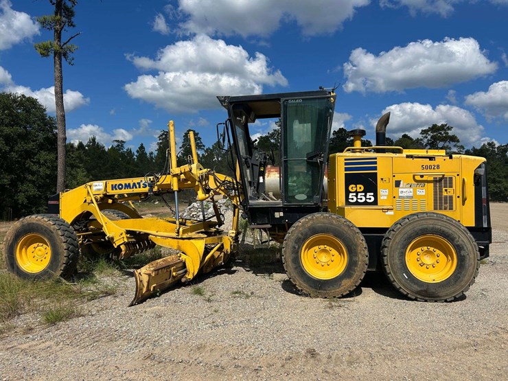 2007-komatsu-gd555-motor-grader,-3,438hrs-image-1