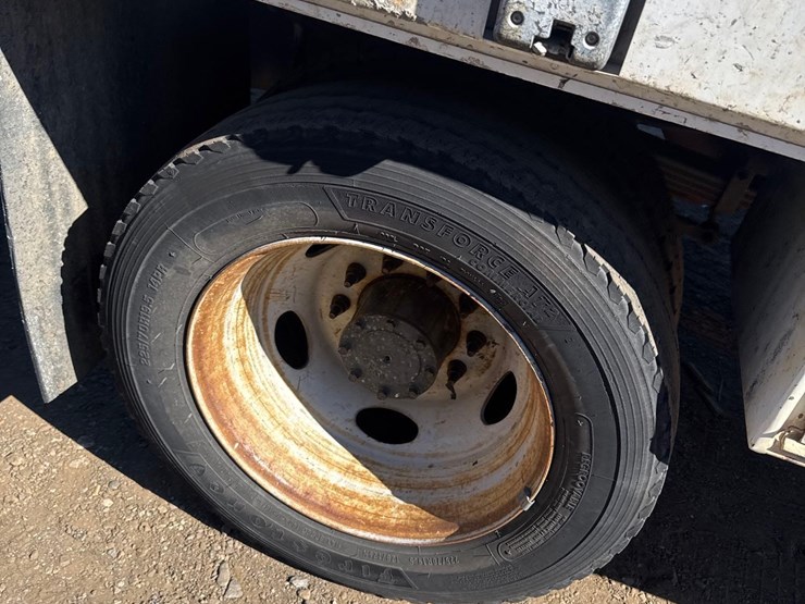 2016-ford-f550-image-18