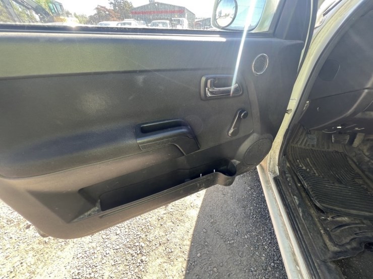 2012-chevrolet-colorado-image-19