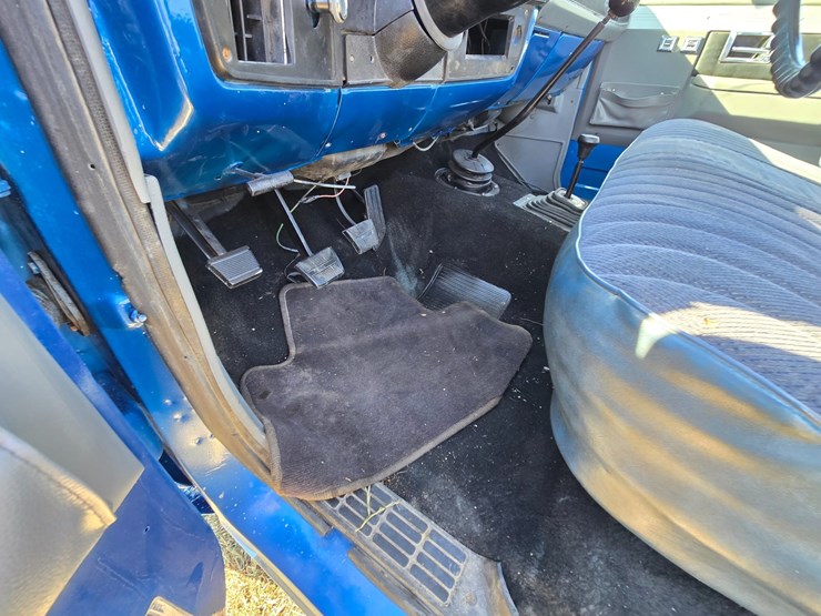 #25276-•-1986-gmc-k2500-pickup-truck-image-31