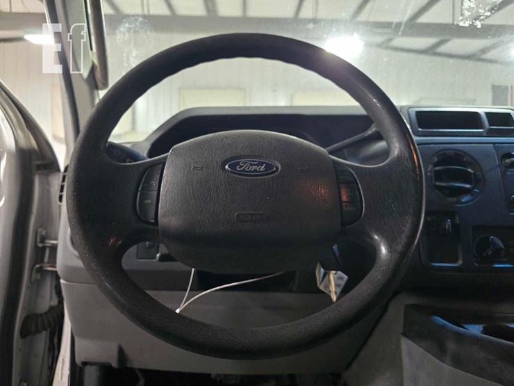 2013-ford-e250-image-10