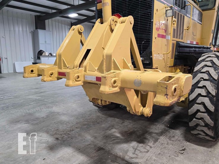 2004-caterpillar-143h-image-13