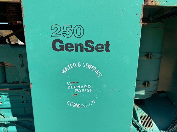 cummins-/-onan-250-kw-commercial-diesel-generator-(242-actual-hours)-image-20