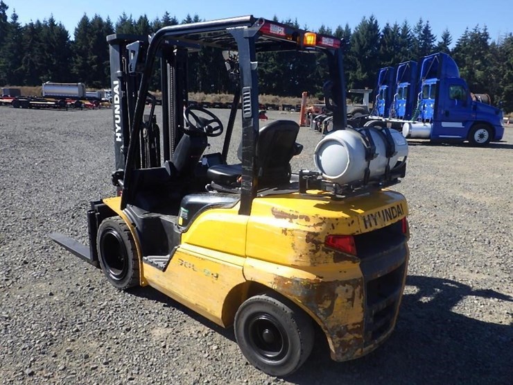 2023-hyundai-30l-9a-forklift-image-3