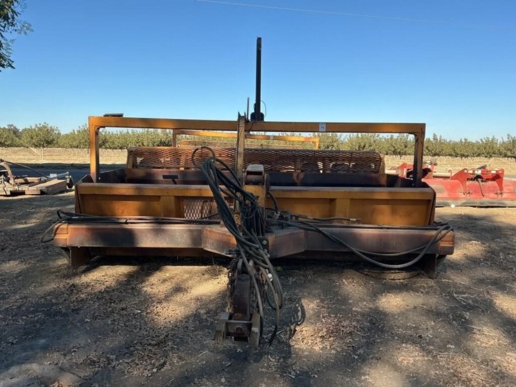 reynolds-15cfbf-15-yd-rollover-laser-scraper-image-2