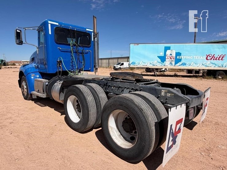 2013-peterbilt-386-image-4