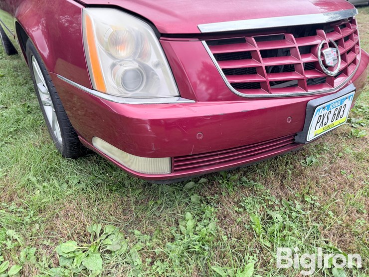 2008-cadillac-dts-performance-sedan-image-20