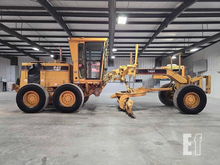 2001-caterpillar-140h-image-6