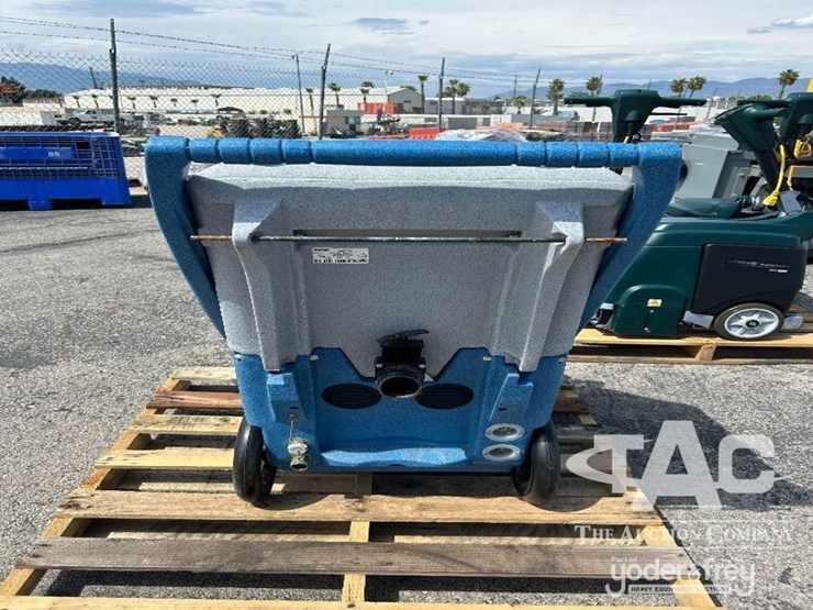 edic-9000i-hs-multi-surface-extractor-image-4