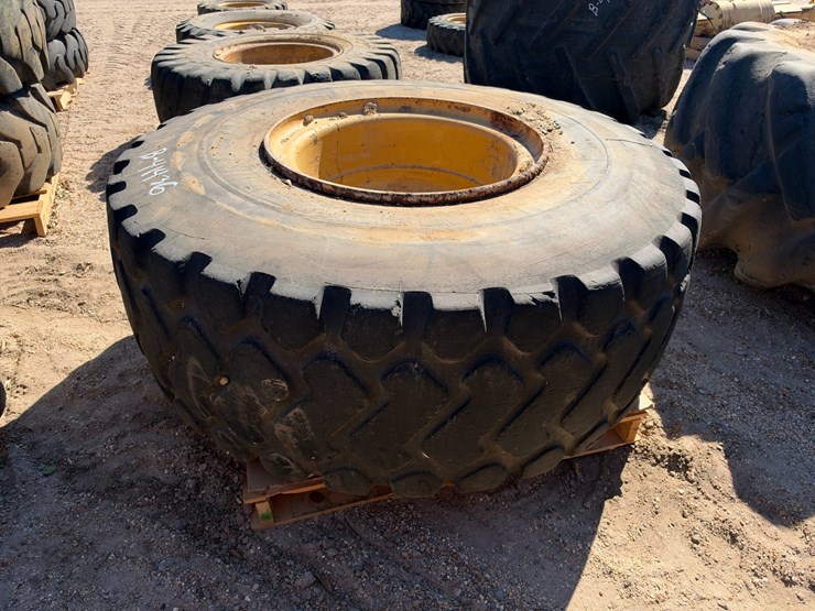 #41436-•-heavy-equipment-tire-image-3