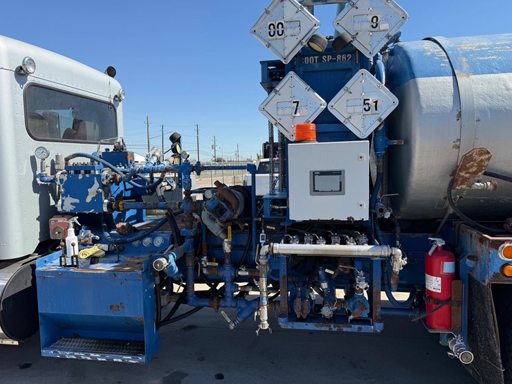 2015-peterbilt-348-image-20