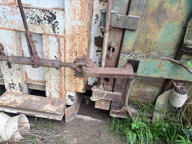 #42224-•-trash-compactor-image-5