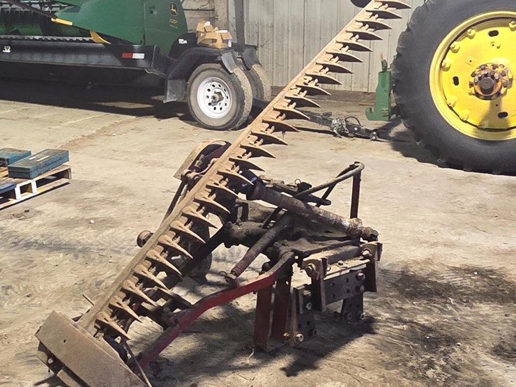 international-sickle-mower-image-1