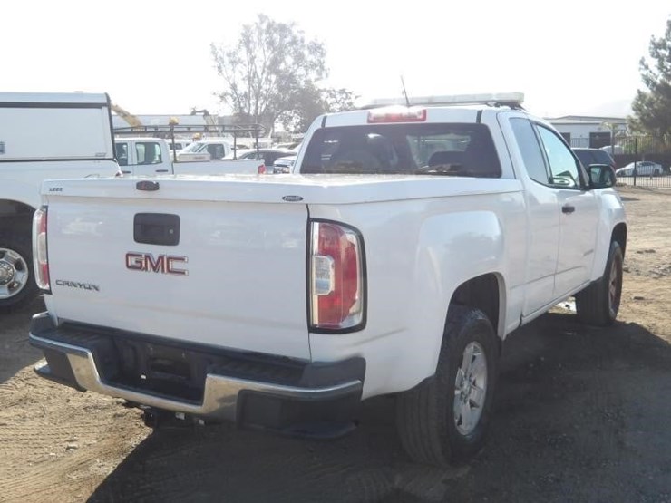 2016-gmc-canyon-image-3