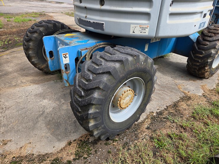 #10-•-genie-lift-boom-4x4-/-3952-hours-/-model:-z60/34-image-8