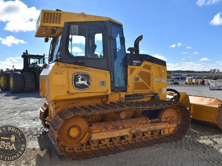 2021-deere-650k-image-19