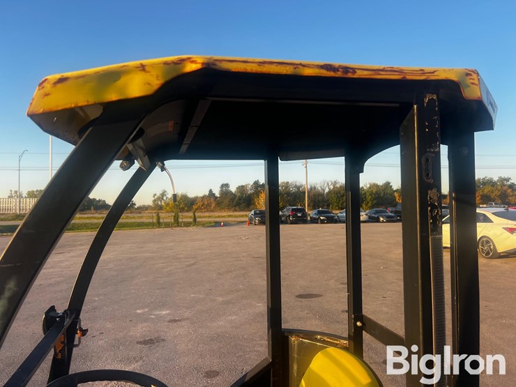 john-deere-x700-lawn-tractor-image-9